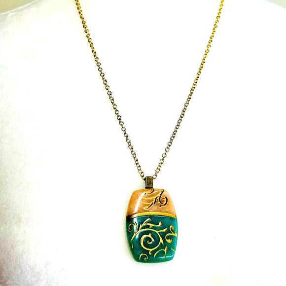 Green and Gold Tone Enamel Front Etched Pendant Gold Tone Necklace - Picture 2 of 6